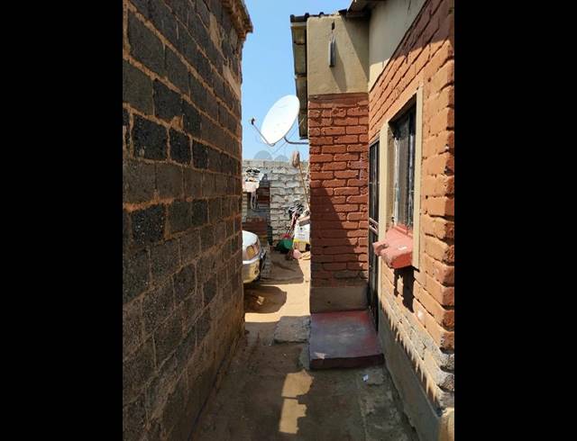 6 BEDROOM HOUSE FOR SALE IN CHLOORKOP